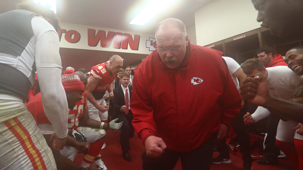 Andy Reid Is a Great Leader:  WATCH,  The Moment Andy Ried Told PATRICK MAHOMES  and TRAVIS KELCE lets do this dance🤩🤩.  Chiefs locker room was sets on fire with a victory dab, They Danced Joyfully - Chiefs won 25-22 -