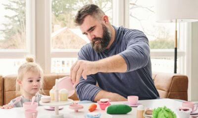 Jason Kelce and Wife Kylie Celebrate Daughter Elliotte’s third Birthday with Homemade Bluey Cake