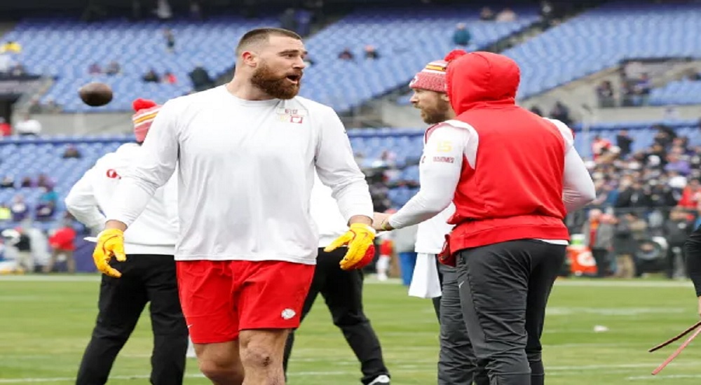 "Urgent Update: Travis Kelce Swiftly Becomes 'The Flash' to Rush Home to Kansas City Following Impromptu Call from His Momma Donna, During Chiefs Training Kickoff"