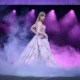 Taylor Swift's Onstage Error Takes Off Online She bounced back without missing a beat