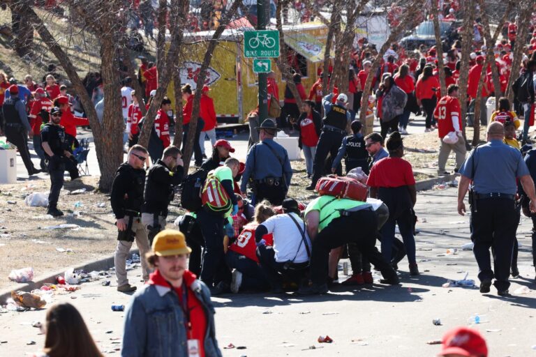 Watch how One of the shooters at the ‘SUPERBOWL PARADE’ is being taken into custody..