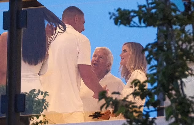 Tom Brady, Olivia Dunne, Jake Paul, Travis Kelce and Rob Gronkowski lead sports stars at Michael Rubin’s famous July 4 White Party at his mansion in the Hamptons