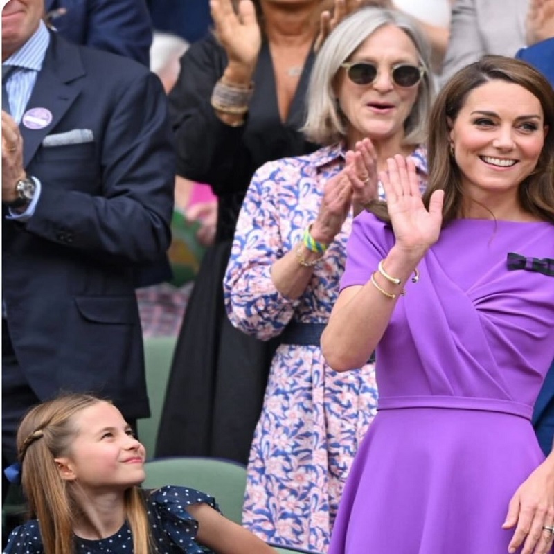 A standing ovation for The Princess of Wales and Princess Charlotte at the Wimbledon Men’s Final today! 🤍